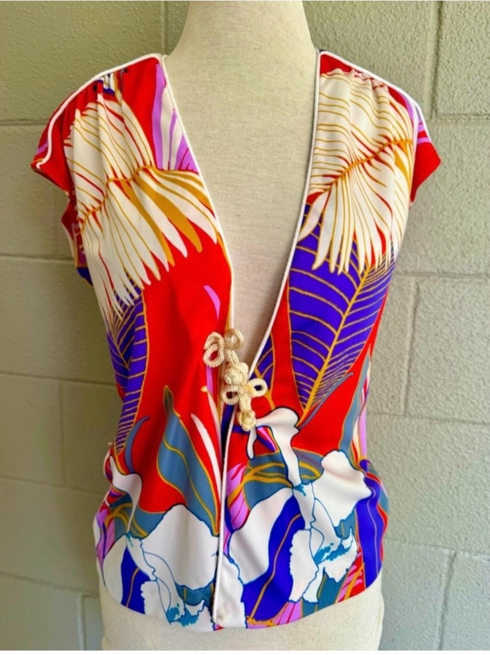 Vintage 1970s Hawaiian Floral Blouse Red Purple Tropical Top S/M